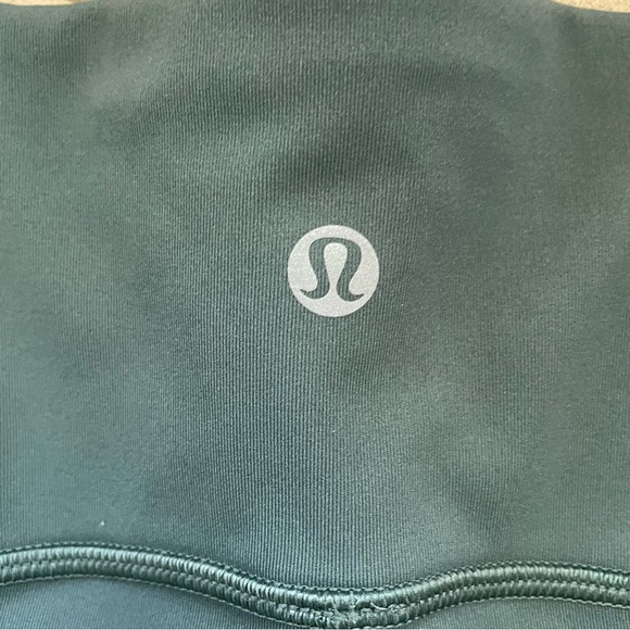 Lululemon Women's 8 Green Capri Leggings Pants Mesh Side - Picture 5 of 5